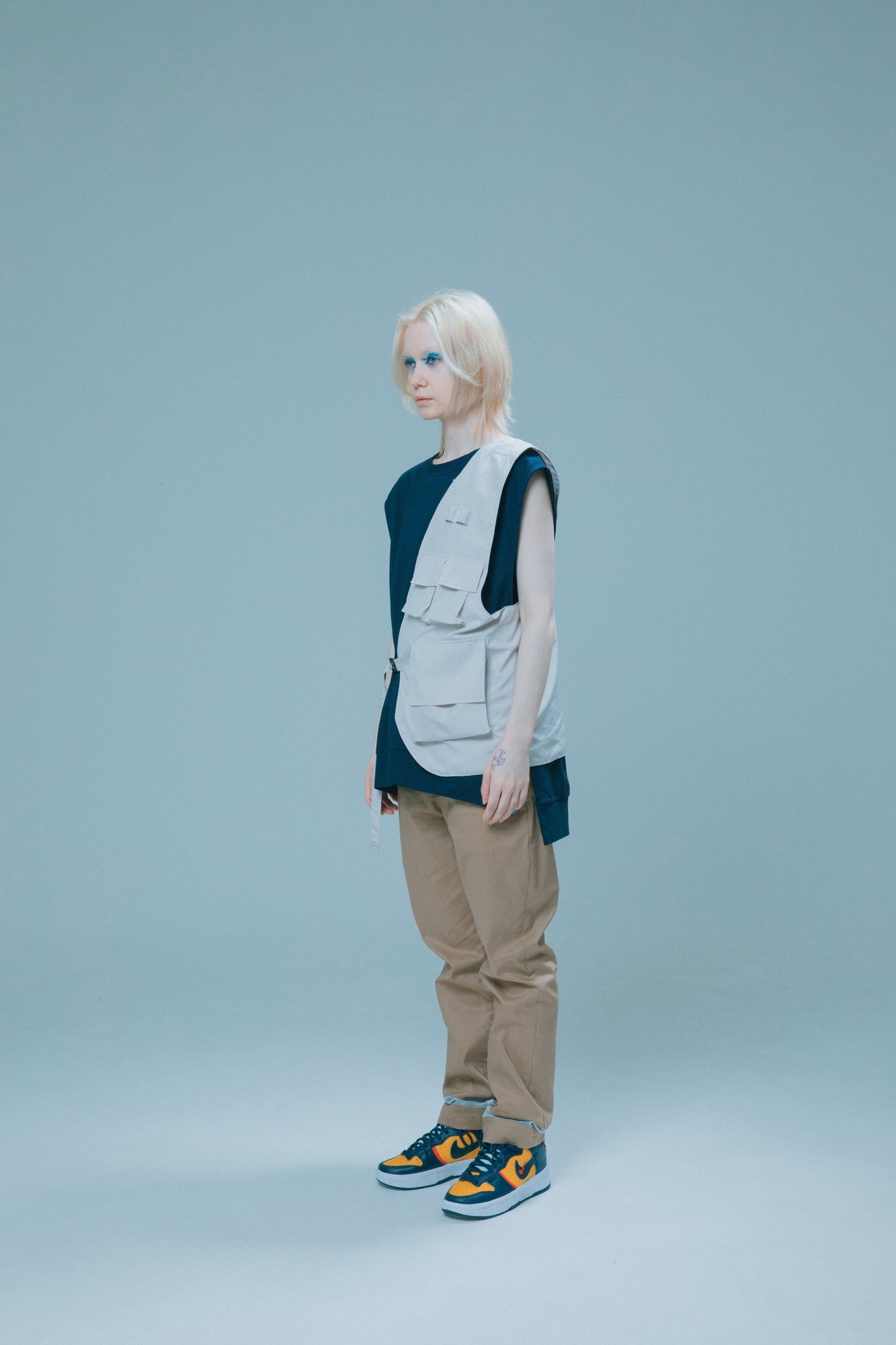 ONE SIDE VEST