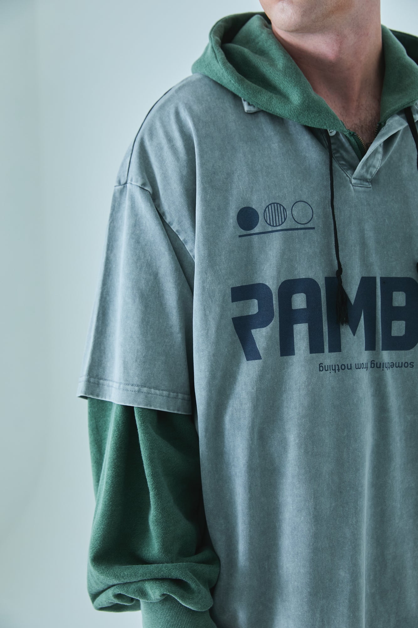 SHORT ZIP PARKA