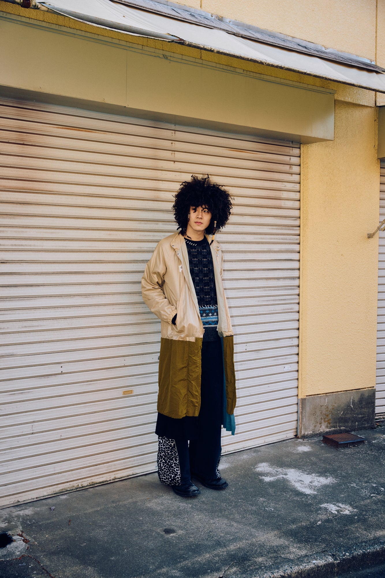 EXTENDED SWING TOP COAT